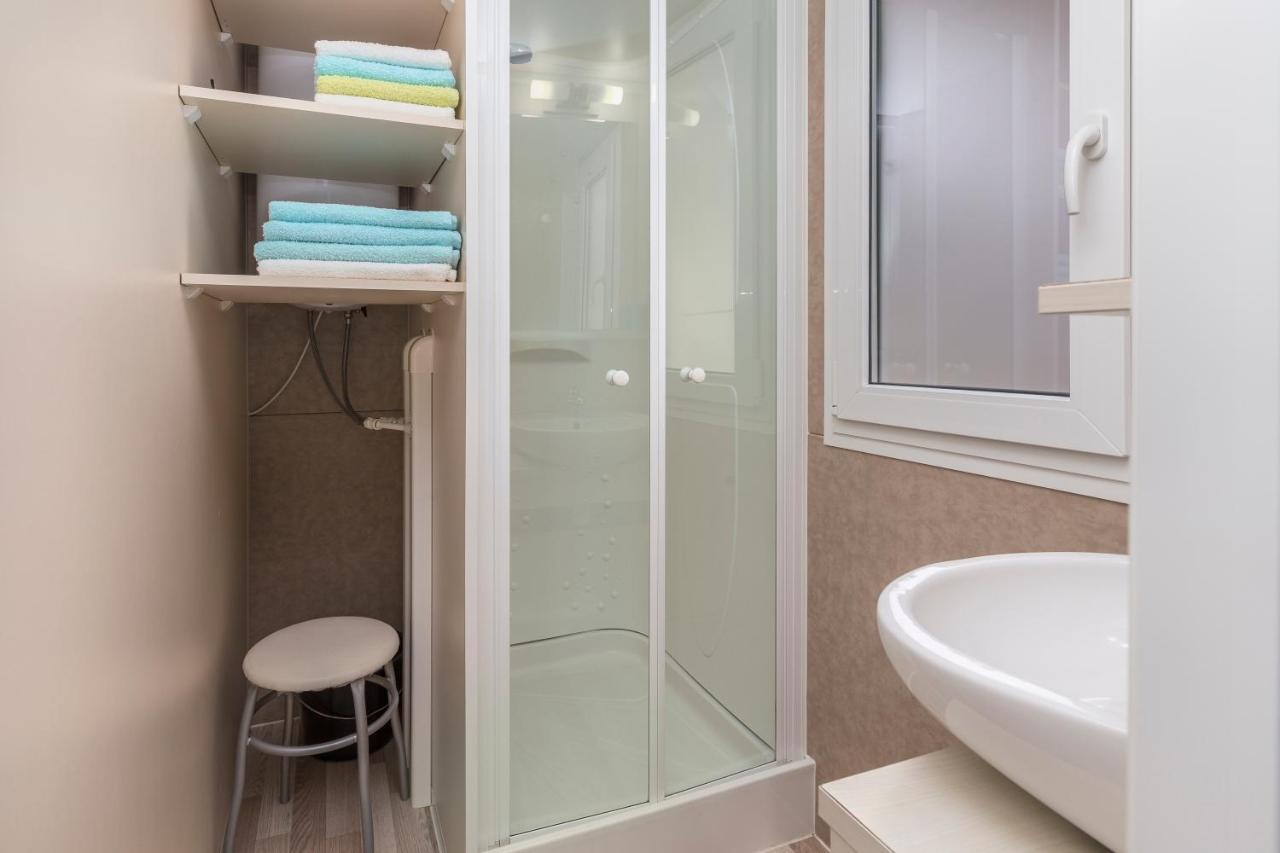West Coast Mobilhome With Xxl Terrace Tar-Vabriga 외부 사진